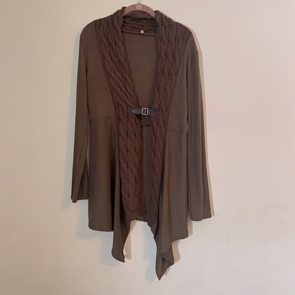 Woman’s XL Olive green Cardigan with Black buckle